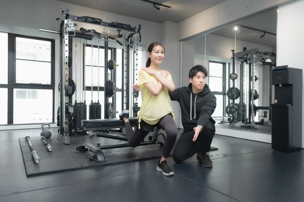 大阪市西区本町の都度払い可能なパーソナルトレーニングFIT HIVE(フィットハイブ)体組成計測定の様子