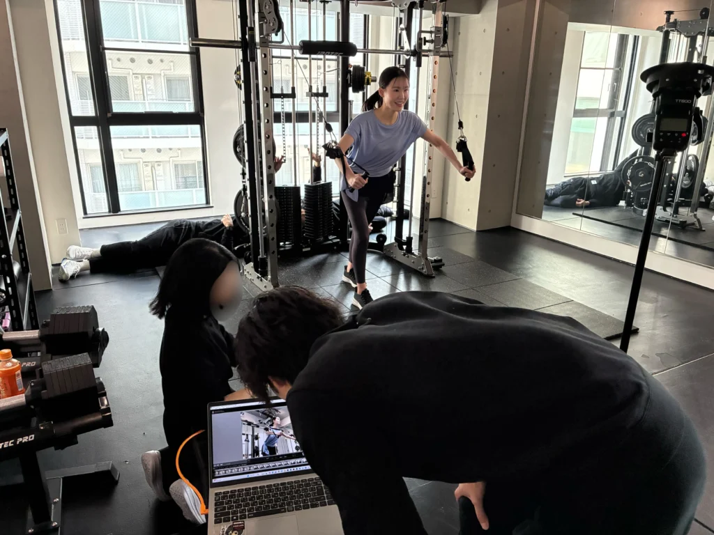 Behind-the-scenes moments from a photo shoot at FIT HIVE, a personal training gym in Hommachi, Nishi Ward, Osaka City