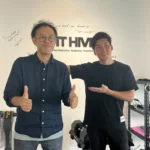 腰痛・姿勢改善を目的とした40代男性のお客様と安田トレーナー