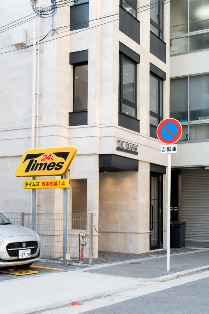 大阪市西区本町のペット同伴OKのパーソナルトレーニングジムFIT HIVE(フィットファイブ)近隣駐車場の様子