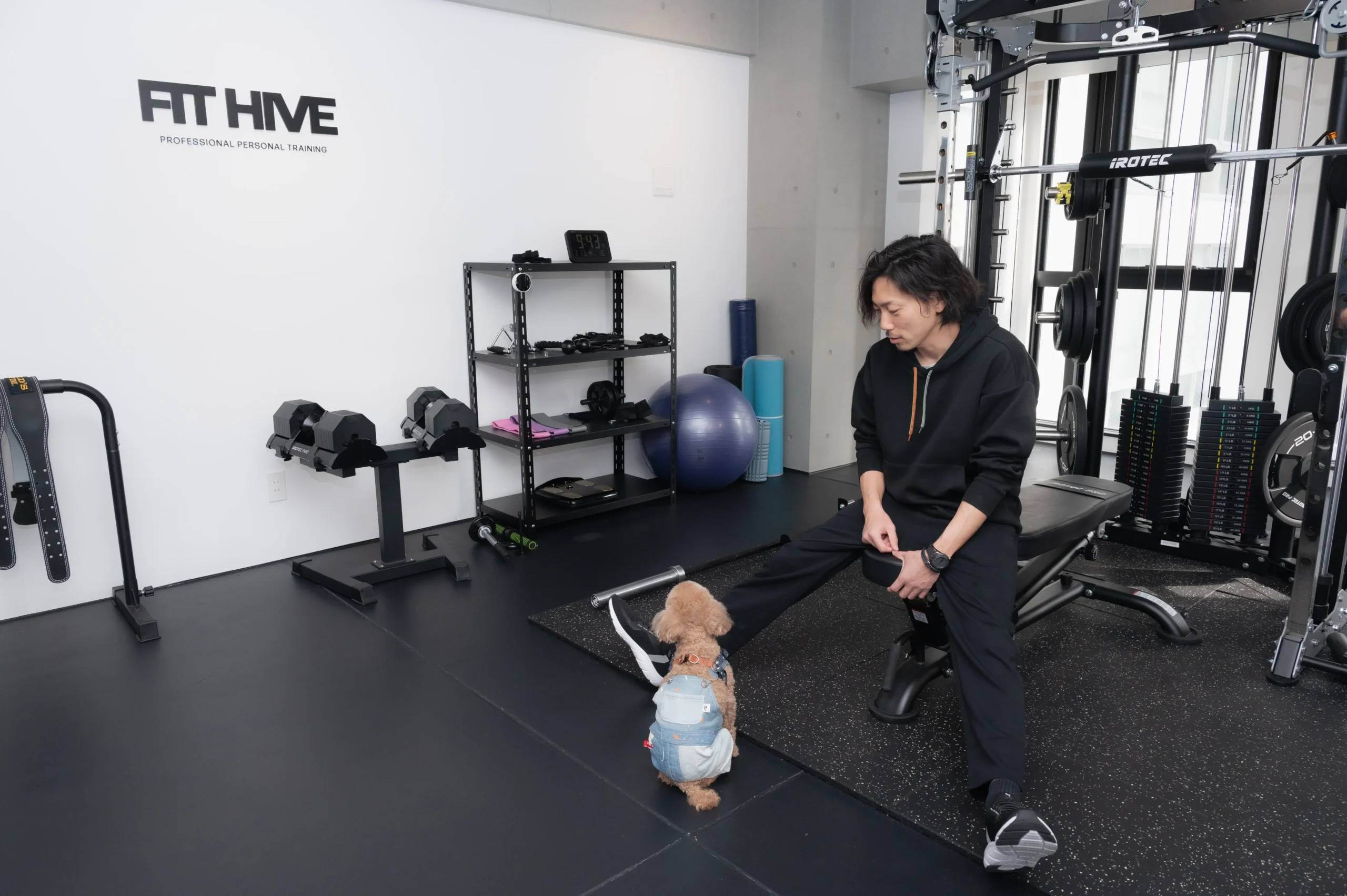 大阪市西区本町のペット同伴OKのパーソナルトレーニングジムFIT HIVE(フィットファイブ)